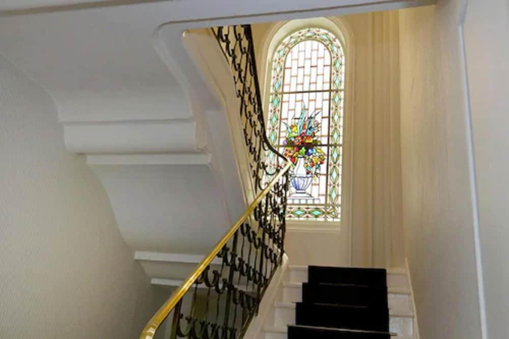 Hotel Tourisme Avenue Paris Bagian luar foto