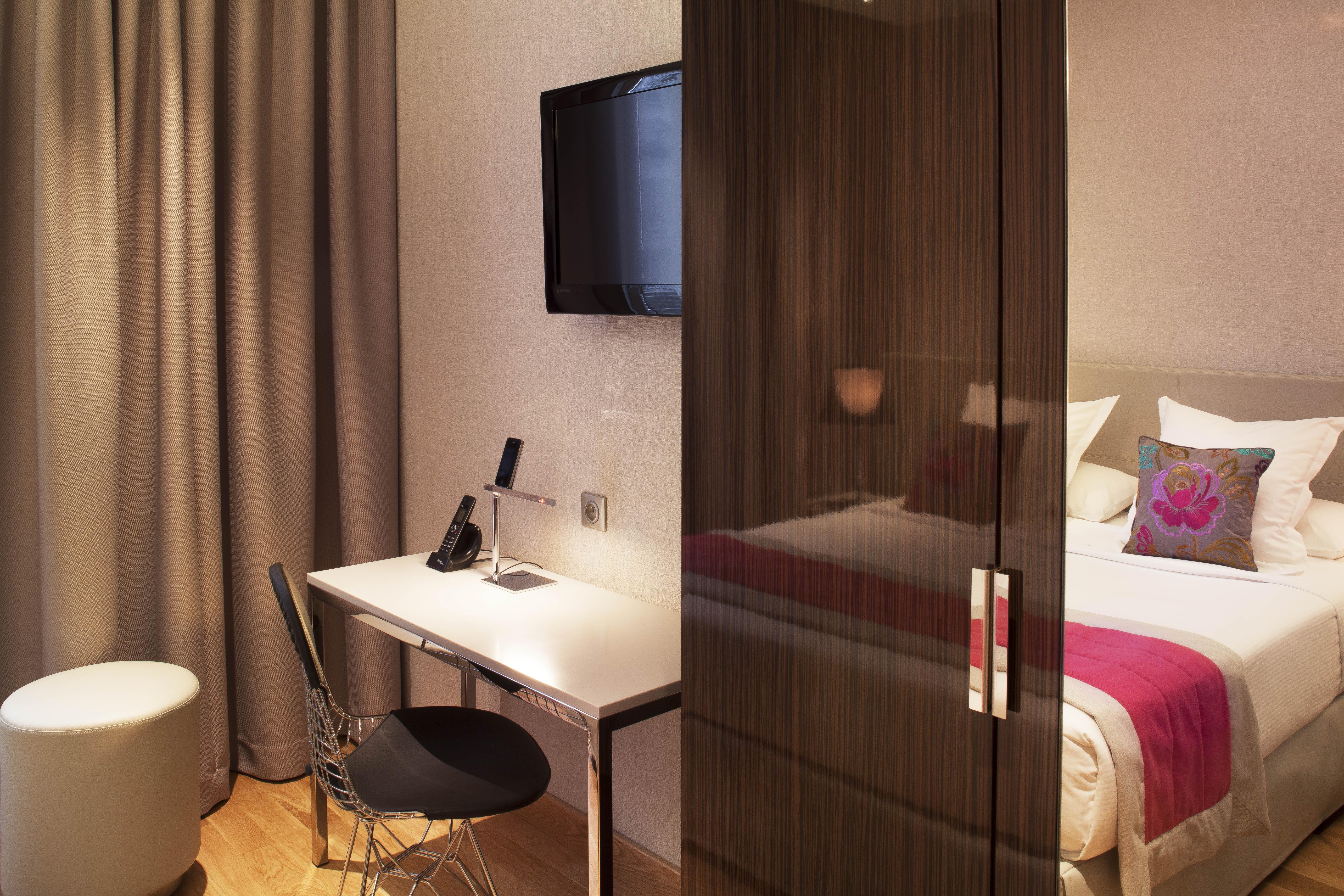 Hotel Tourisme Avenue Paris Bagian luar foto